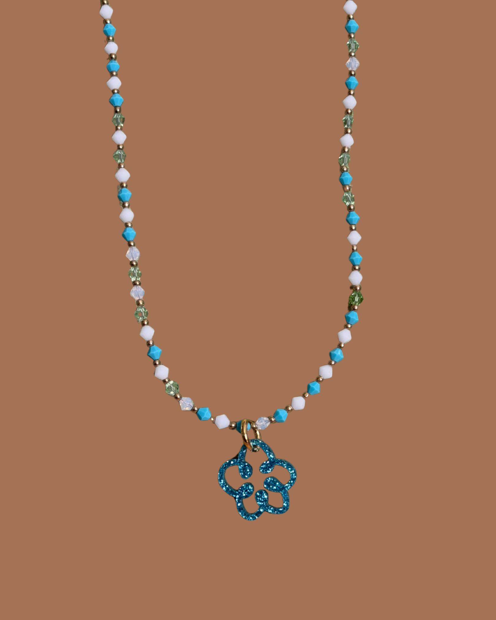 Collier cristaux bleu ciel